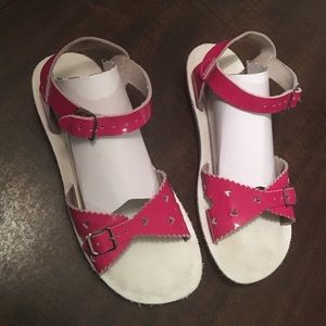 Girls Sz 3 Salt Water Sweethearts Sandals fucshia